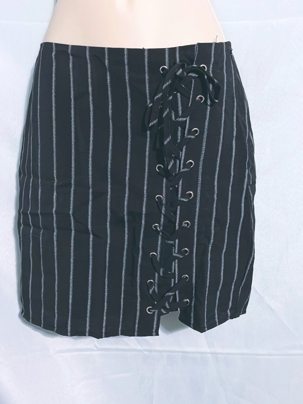 Tobi Cute Striped Lace Up Skirt Size S